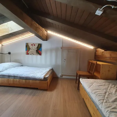 Homes - Maighels 8-9 *