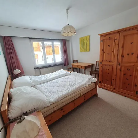 Homes - Maighels 8-9 *